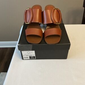Banana Republic Tan Sandals with Gold Accent